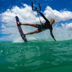 Slingshot Asylum V6 - Big Air / Freestyle Twintip Kiteboard Discounts Apply ! -Glide Master slingshot twintip asylum v6 size 3